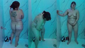 sous la douche avec gode et womanizer
