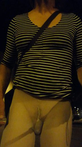 Nur in Strumpfhose