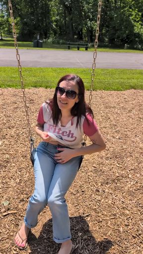 Shy minxy flashes her tiny figure in solo sit-down