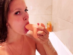 Amateur brunette ariana marie solo toying