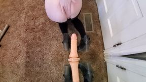 Ivy Rose Gapes Her Cute Butt and Cums Closeup