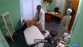 Fake Hospital - Dirty MILF Nympho Valentina Ross Gets Fucked While Her Husband Waits