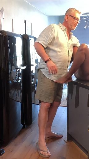 The Apron Affair- Sexy MILF Gets Her Pussy Tasting Like Cheesecake