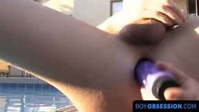 Cute twink Timo Garrett's outdoor wank and cum explosion