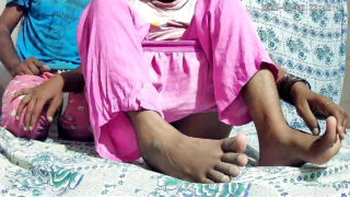 Nena de grandes tetas disfruta del sexo anal intenso