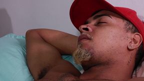 eu e meu amigo fodemos o safado que foi fazer faxina em casa