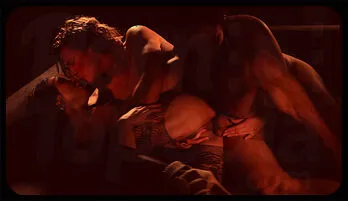 Blindfold Surprise: Intimate Encounter at Home Full HD