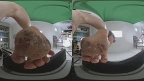 3D VR180 ERER thick soled high heeled sandals smoke and trample on dwarfs