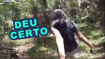 Novinha me levou pro mato e fez sexo oral