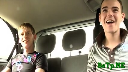 Rough car sex with a gay in a car