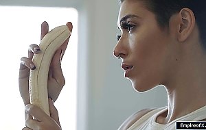 Guy pussy licking then fucking his girlfriend in the kitchen