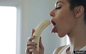 Guy pussy licking then fucking his girlfriend in the kitchen