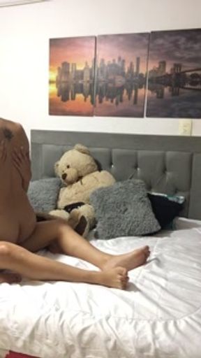 I scissor with my girlfriend and we make a video