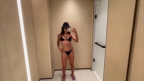 The girl in the pool prefers to masturbate. Hot stripping and orgasm.