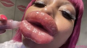 RubyDollLipz's 10-7-25 Growing XXXXL Doll Lips