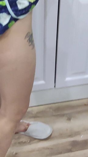 The Man Owner of the House Met the Housekeeper in His Kitchen and Fucked Her Hairy Pussy and Cum on Her Stomach and Hairy Pussy