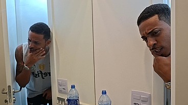Cunhada me chamando para o banho enquanto meu irmão saiu para ir ao mercado