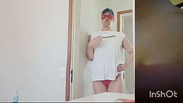 Germana tirando a cal&ccedil_inha e mostrando que foi castradinha.