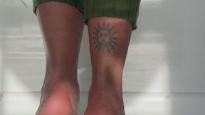 Big Foot Banana Crush - Queensizesexyfeet