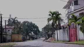 African beauty w/ big booty and natural boobs gives pussy licking