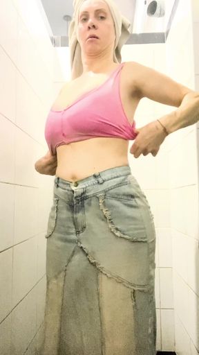 Shower and Straw