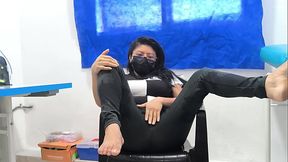 Cholita showing her shaved pussy