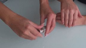 videos of women rubbing lotion on their hands HW