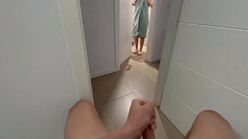 I take a peek at my stepsis getting me off in the bathroom, getting a blowie till I nutted