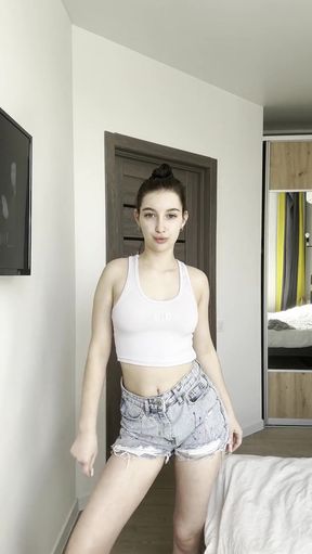 Amateur teen with big tits exposes her juicy pussy on OnlyFans