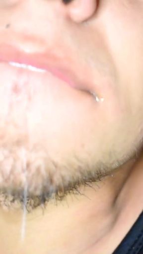 Hot tongues with lots of saliva   Clip 1