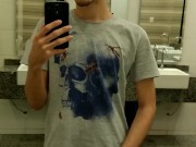 Risk jerking in a shopping toilet