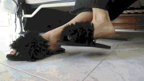 In black slippers in the garden WMV (1920x1080) FHD