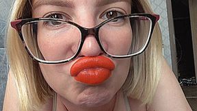 THE TEACHER'S JUICY LIPS!