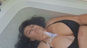 Extreme Underwater Breath Hold Challenge: Bath & Pool