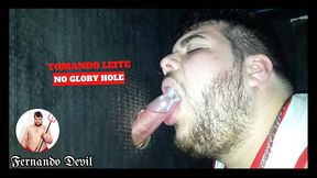 meu primeiro glory hole no cine arouche de sp - mamei duas rolas gostosas, me comeram pelo glory hole e ganhei leite na boquinha