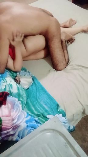 Bhabhi Ki Tange Uthai