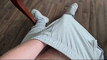 Deutscher Daddy nach dem Gym &ndash_ geil in grauer Jogginghose - PhantomGentX