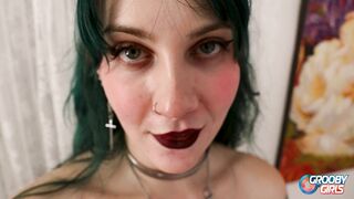 GROOBYGIRLS - Mj Wylde Demonstrate How She Suck A Dildo