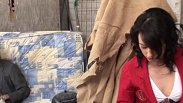 Jasmine Lau Doesnt Care If Her Guy Is Scummy She Just Wants His Cock