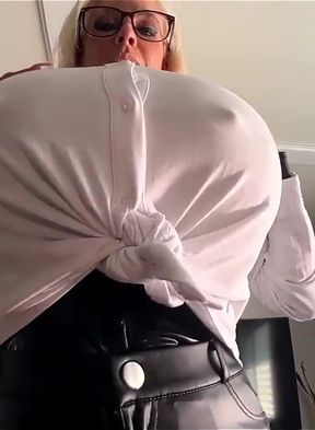 Horny Stepmom Needs Cock Now! When the Stepmom Wants a Cock Now, It's Impossible to Refuse Her.
