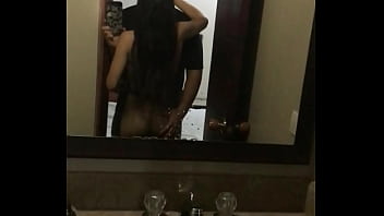 Pareja cachonda tiene sexo duro y apasionado en un hotel sorpresa en POV con medias largas - Amateur Nora Milf - Andy Z 94