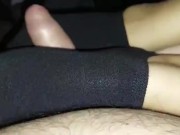 Padrona sega il suo schiavo con un calzino nero! (Onlyfans: Mistress Darkshine)
