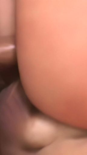Hillary Scott Loves Getting Split Open   Clip 3