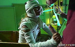 Elicia solis is a sweet mummy with an unholy appetite for big dick