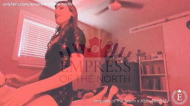 AbbyBeeBelly fattens up hungry feedee in succubus fat stuffing session