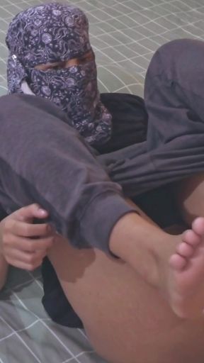 Perverted Guy Fucks Hot Malaysian Pussy.   Clip 1