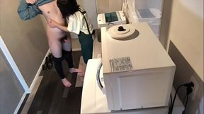 仕事で疲れて帰ってきた旦那をフェラ抜きしようとしたけど私がムラムラしてきちゃってキッチンでエプロンのままえっちしちゃいました。。