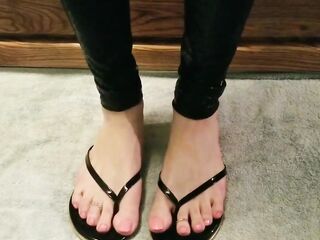 femboy feet in flipflops