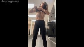 Gym Scenes getting nude 24MP4