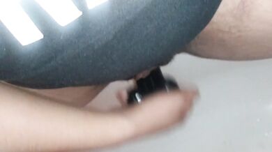 Pregnant solo squirting